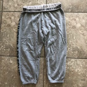 Cropped Under Armour sweat pants